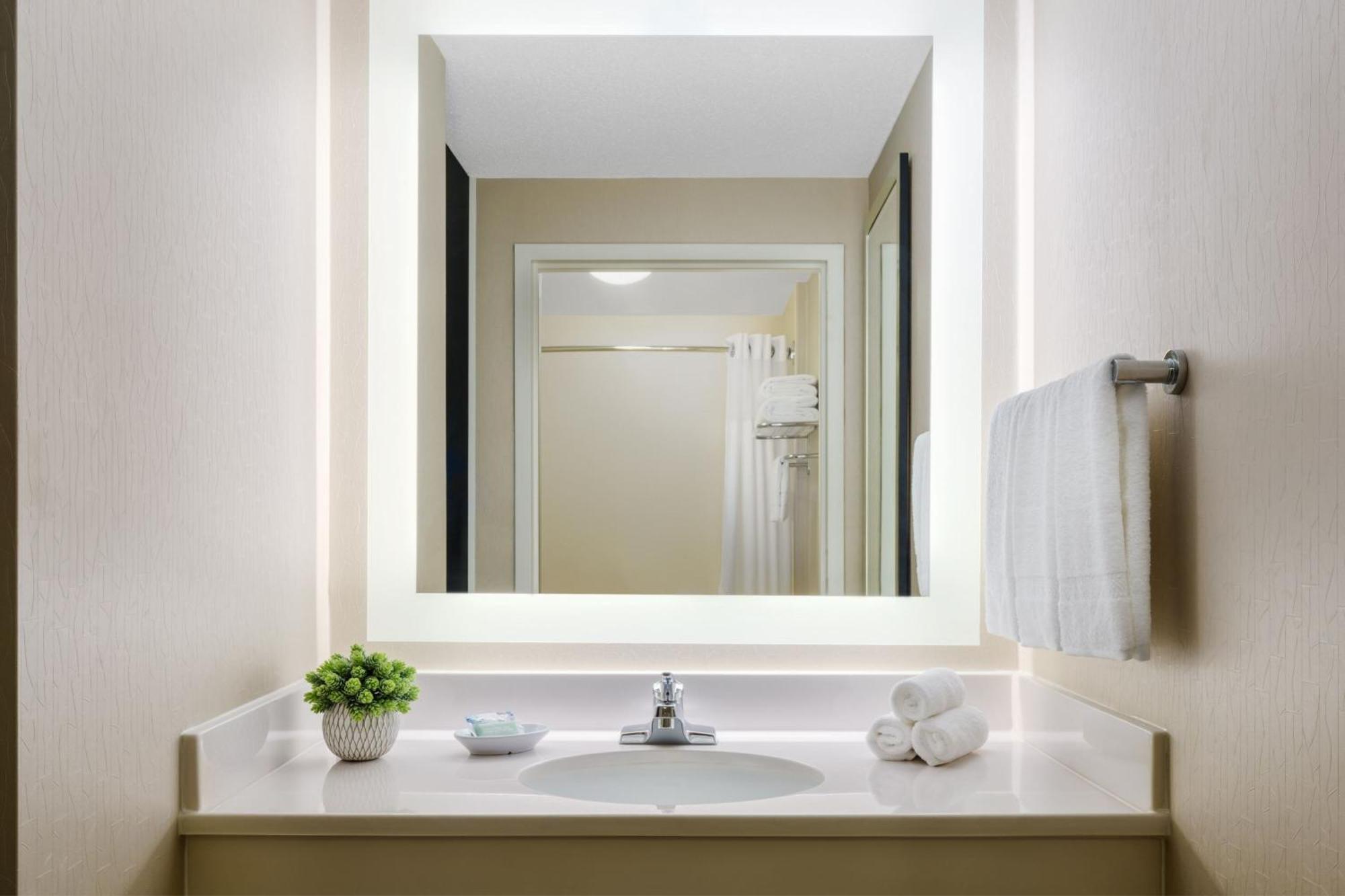 Springhill Suites Manchester-Boston Regional Airport Bagian luar foto