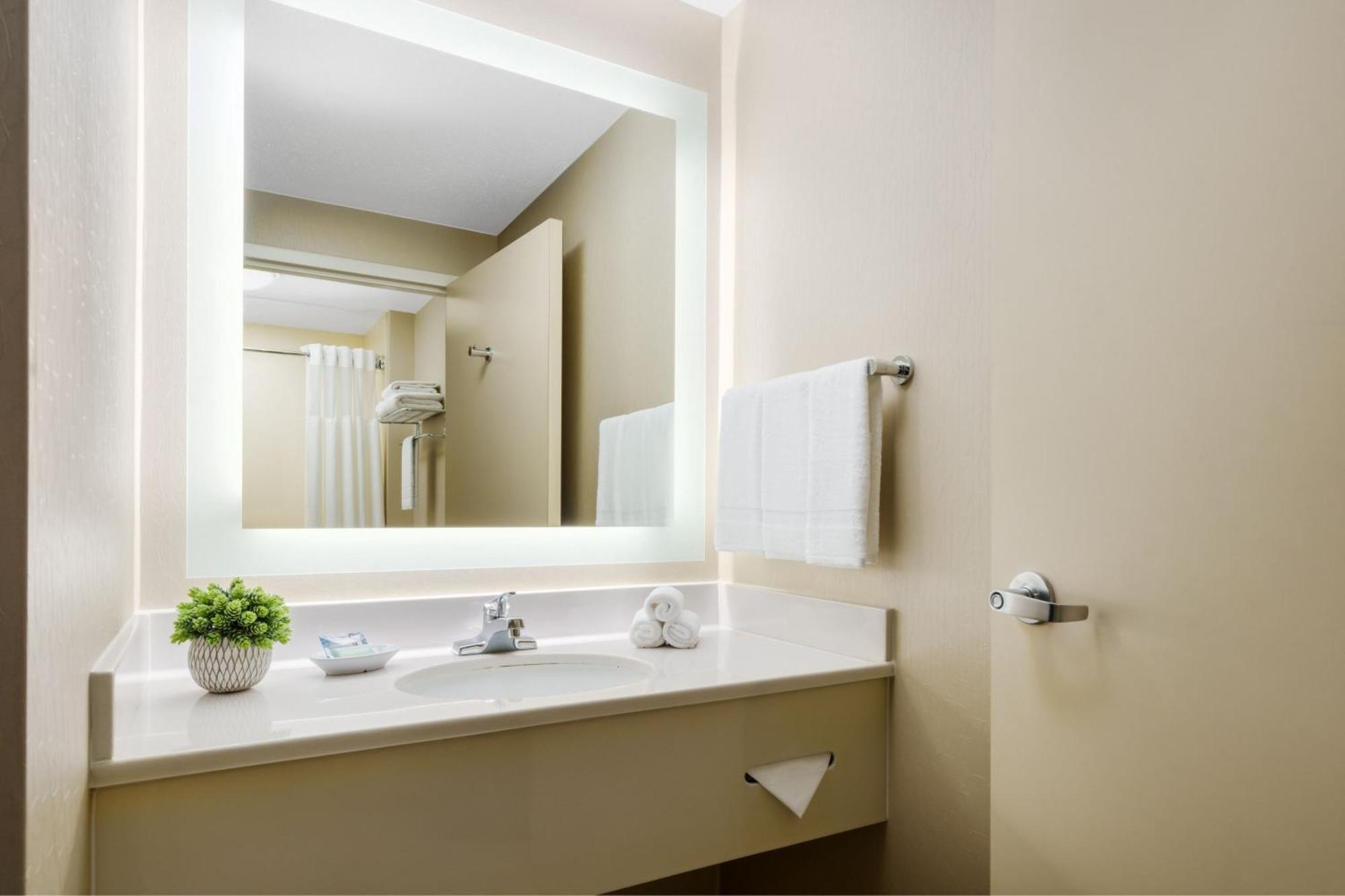 Springhill Suites Manchester-Boston Regional Airport Bagian luar foto